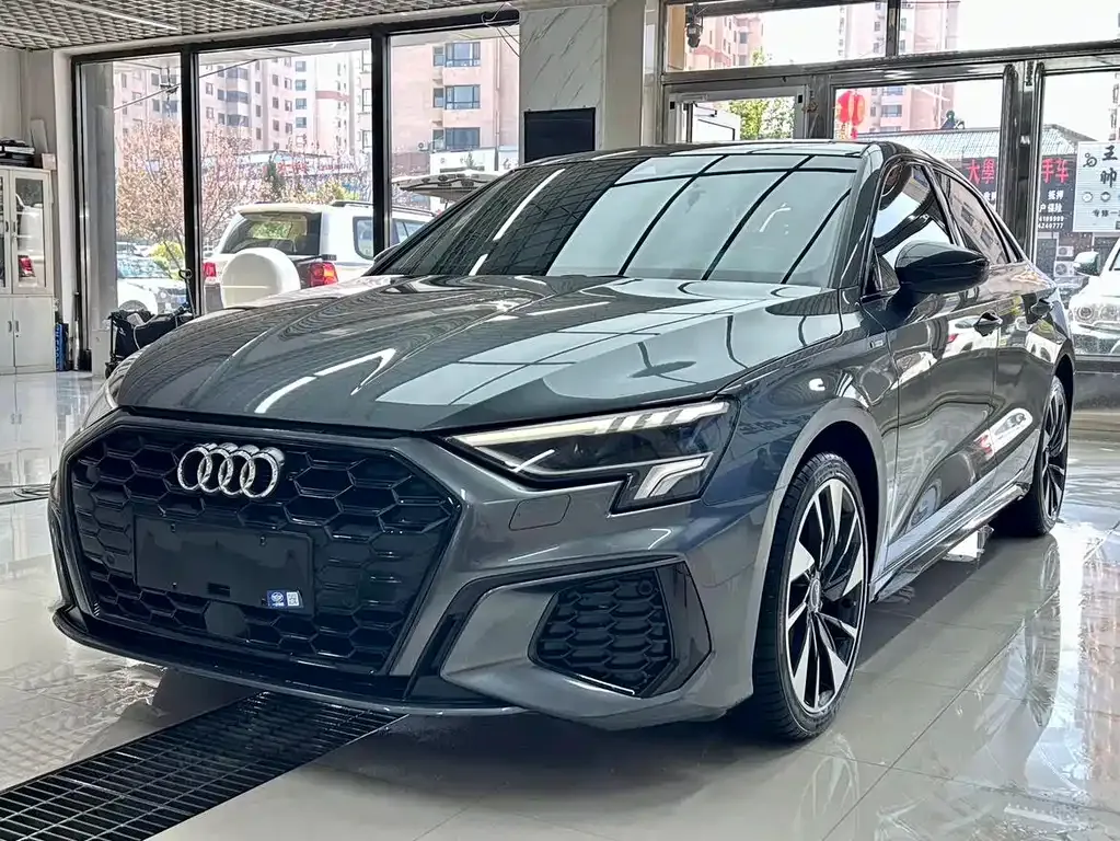 Audi A3 — фото 1