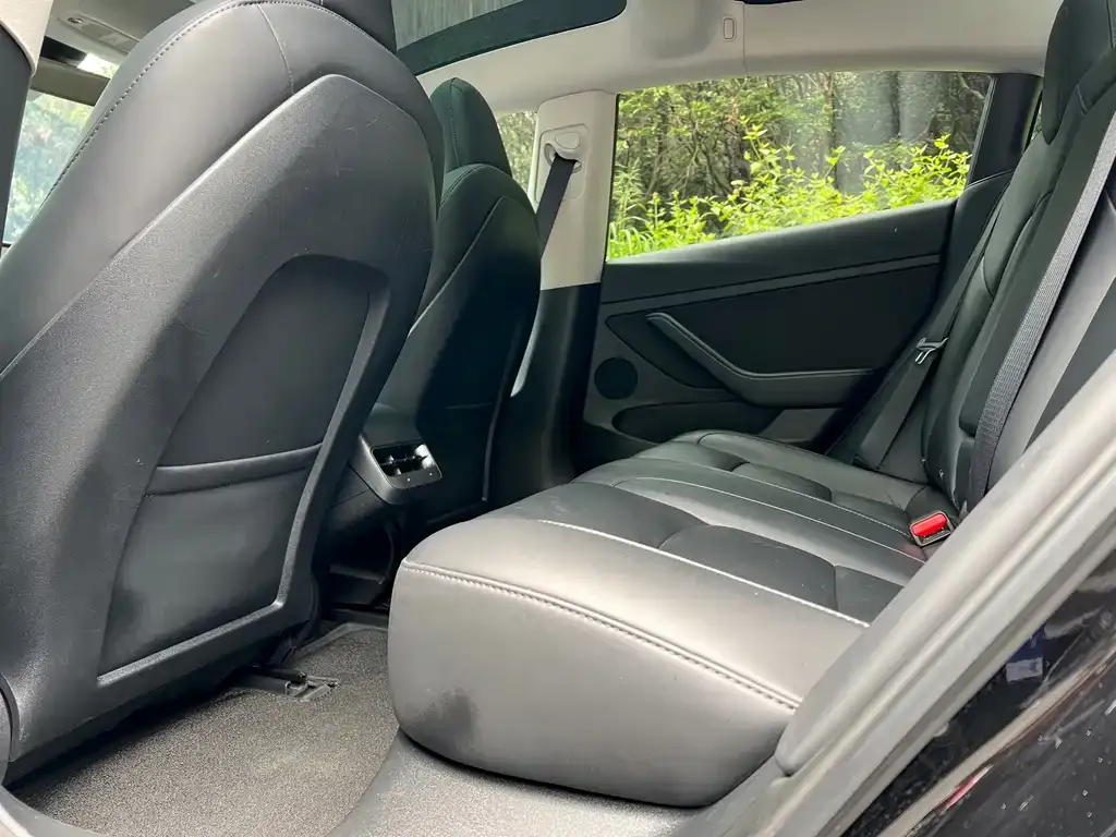 Tesla Model 3 — фото 4