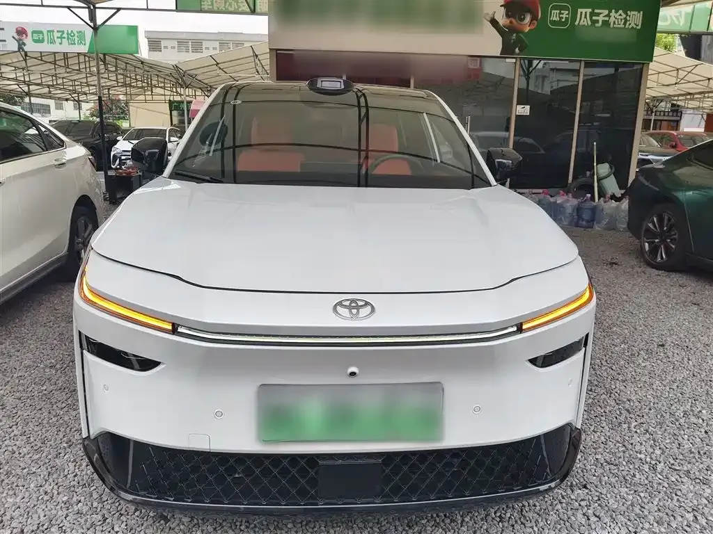 Toyota Platinum 3X 2025 из CN, фото 6