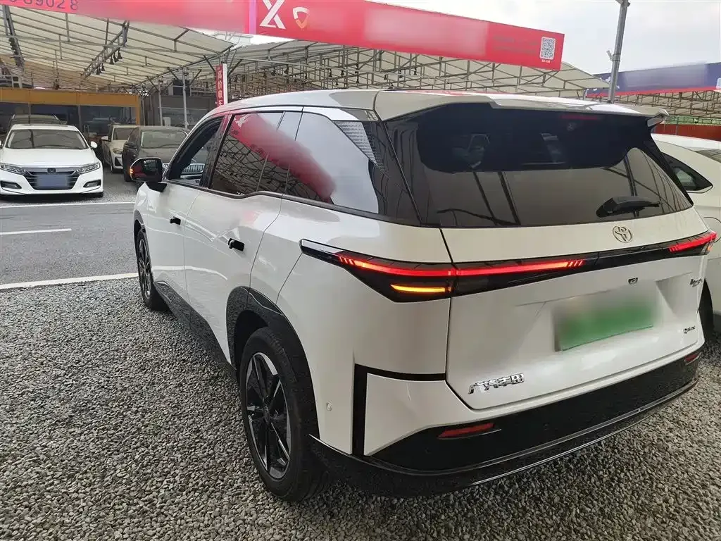 Toyota Platinum 3X 2025 из CN, фото 8