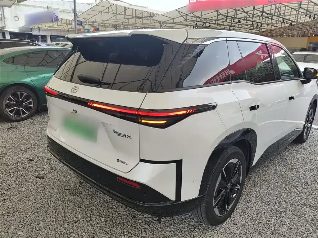 Toyota Platinum 3X 2025 из CN, фото 9