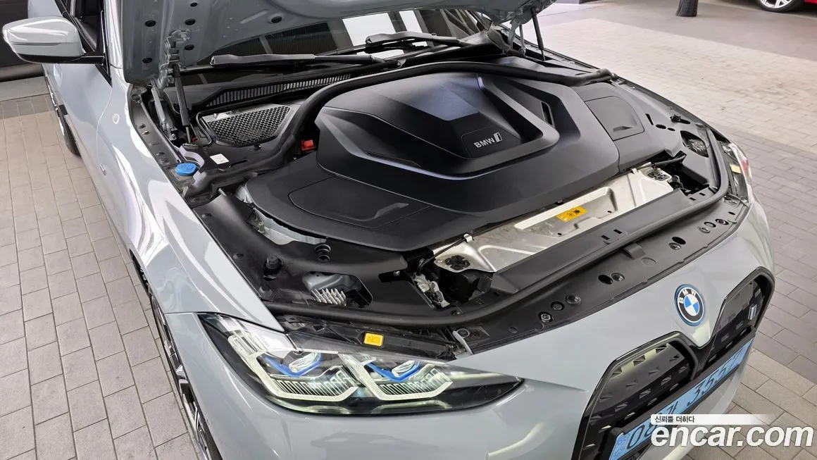 BMW i4 2023 из KR, фото 8