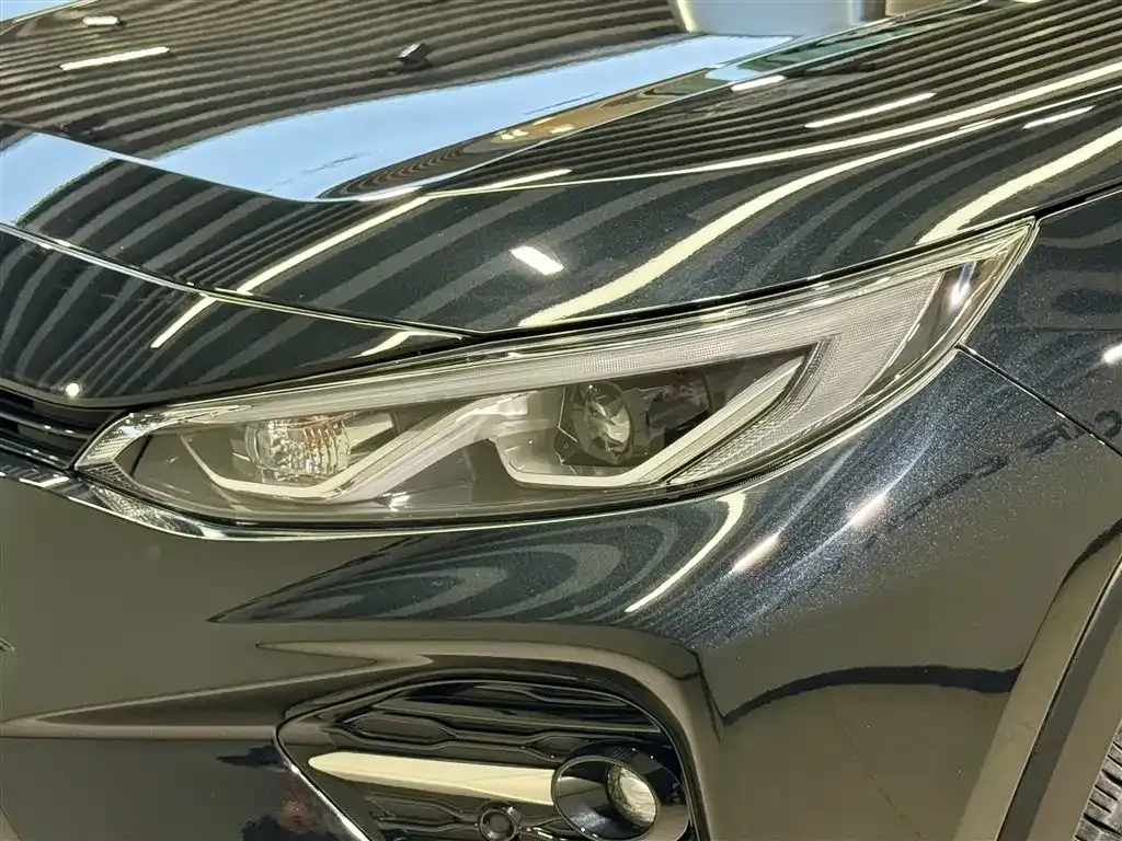 Toyota Wildlander — фото 10