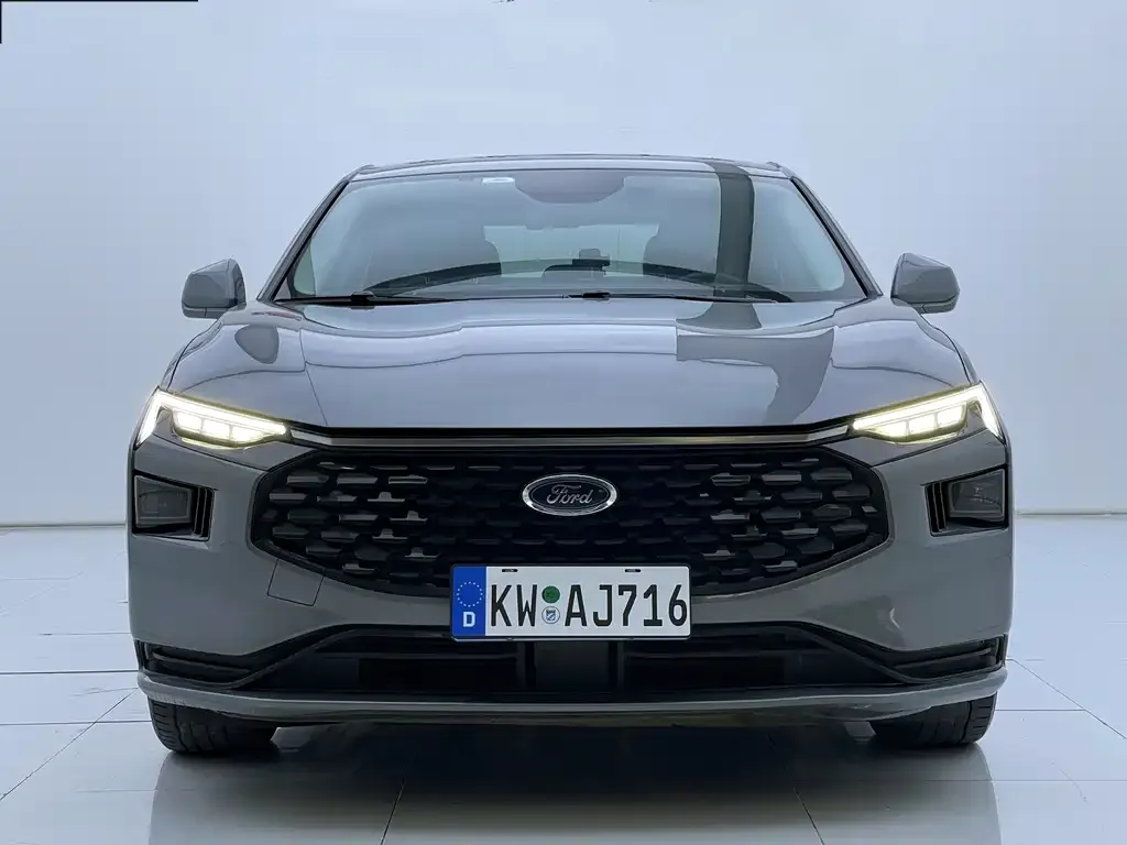 Ford Mondeo 2023 из CN, фото 2