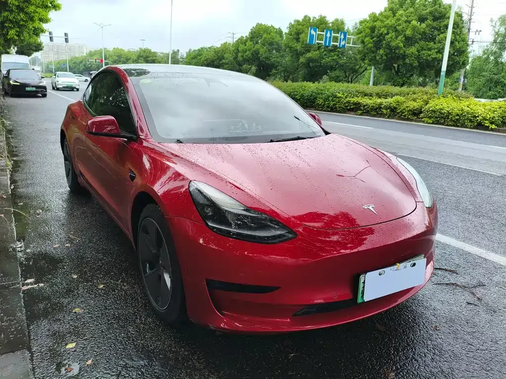 Tesla Model 3 — фото 5
