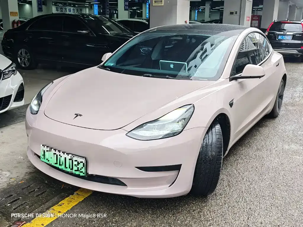 Tesla Model 3 — фото 1