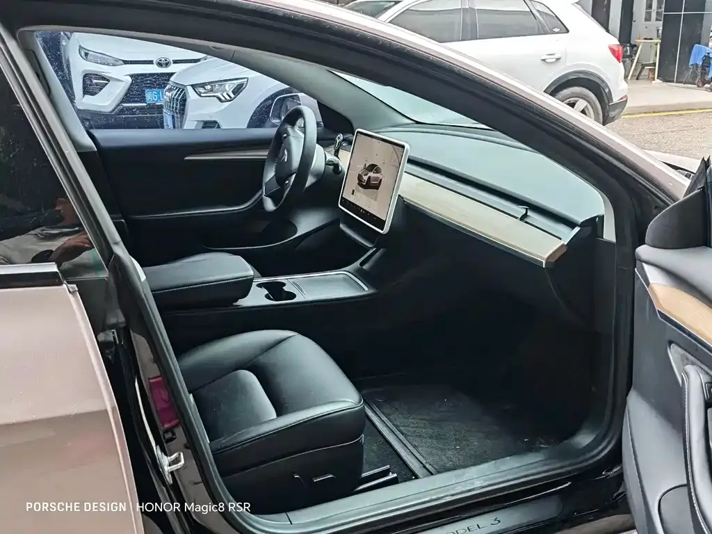 Tesla Model 3 — фото 6