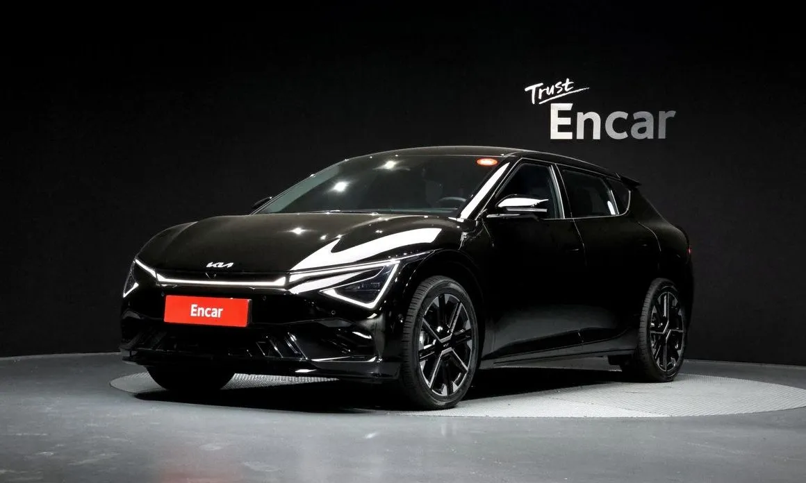 Kia EV6 — фото 1