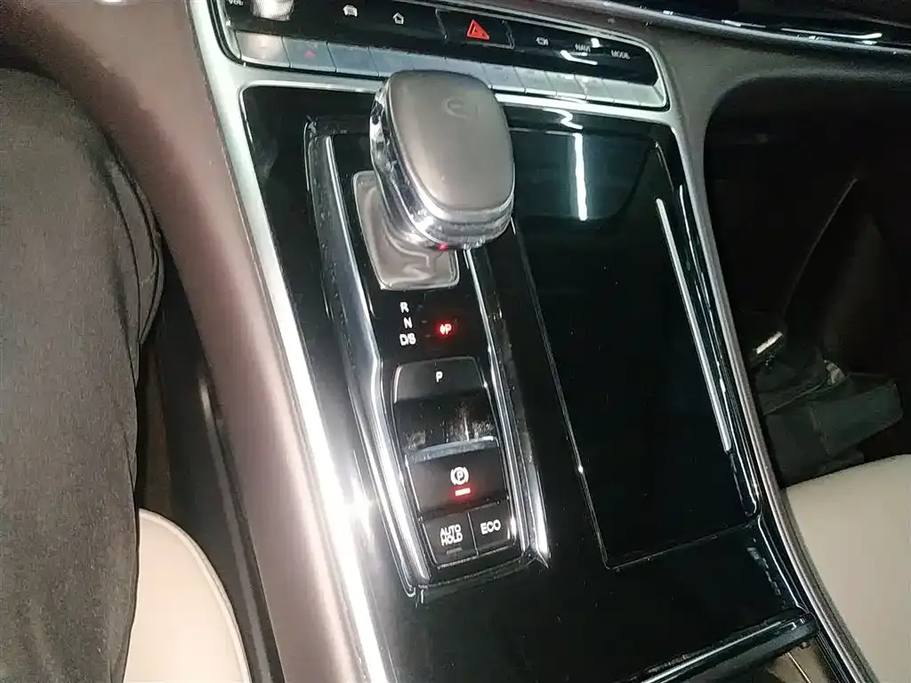 GAC Motor Trumpchi M8 — фото 10