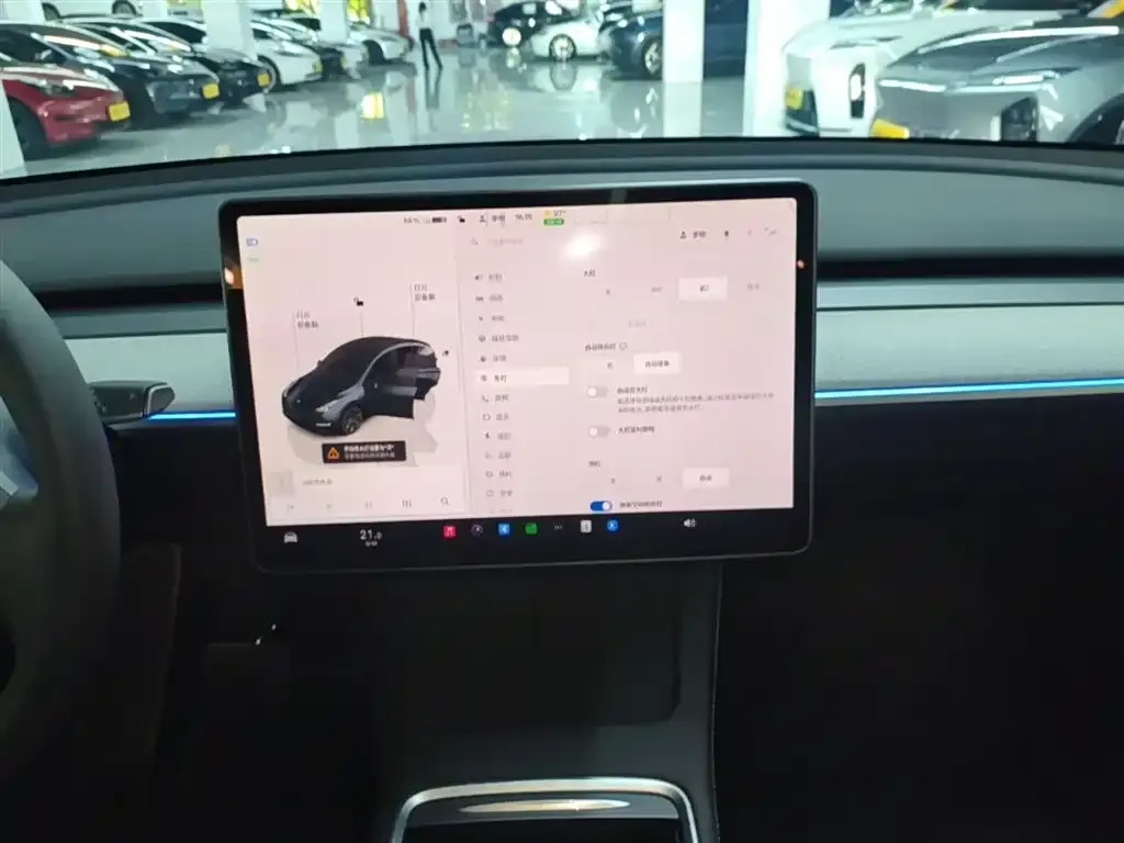 Tesla Model Y — фото 6