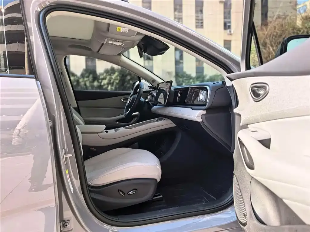 BYD Hiace 05 EV — фото 2