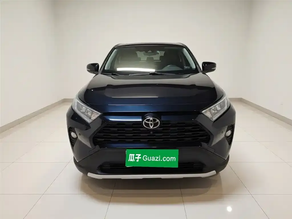 Toyota RAV4 — фото 2