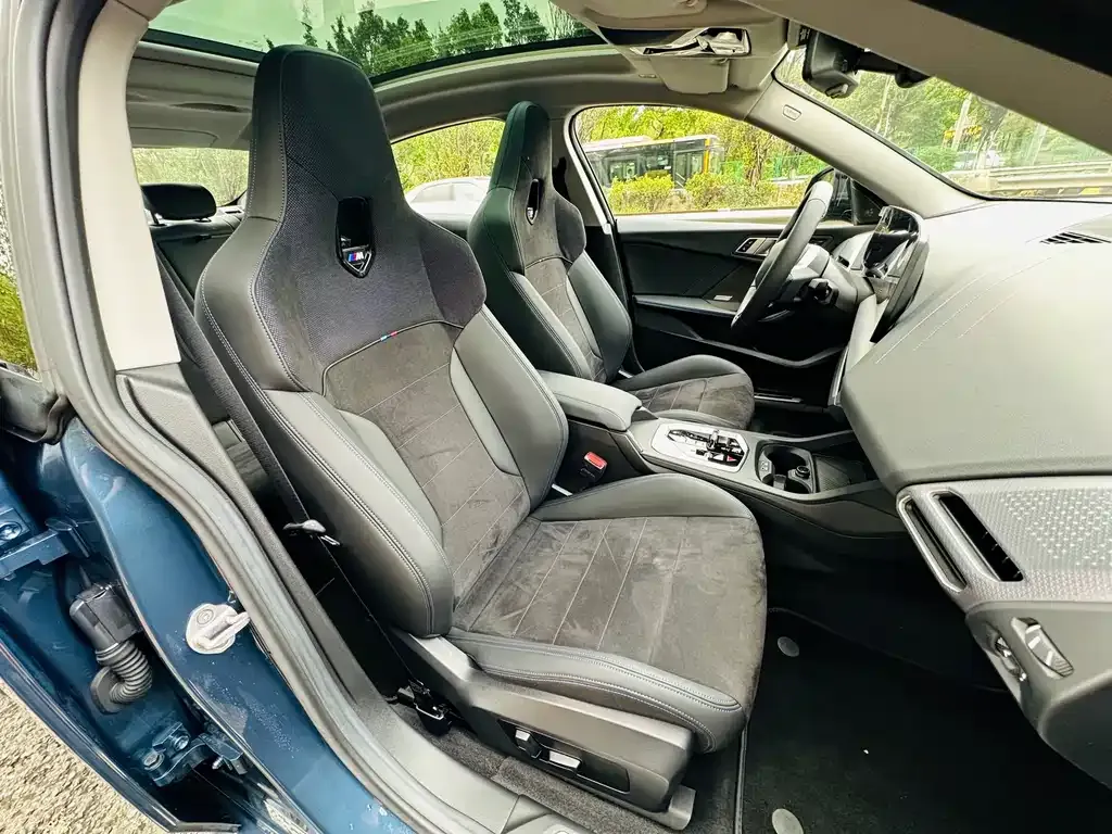 BMW 2 Series 2025 из CN, фото 9