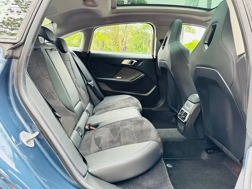 BMW 2 Series 2025 из CN, фото 5
