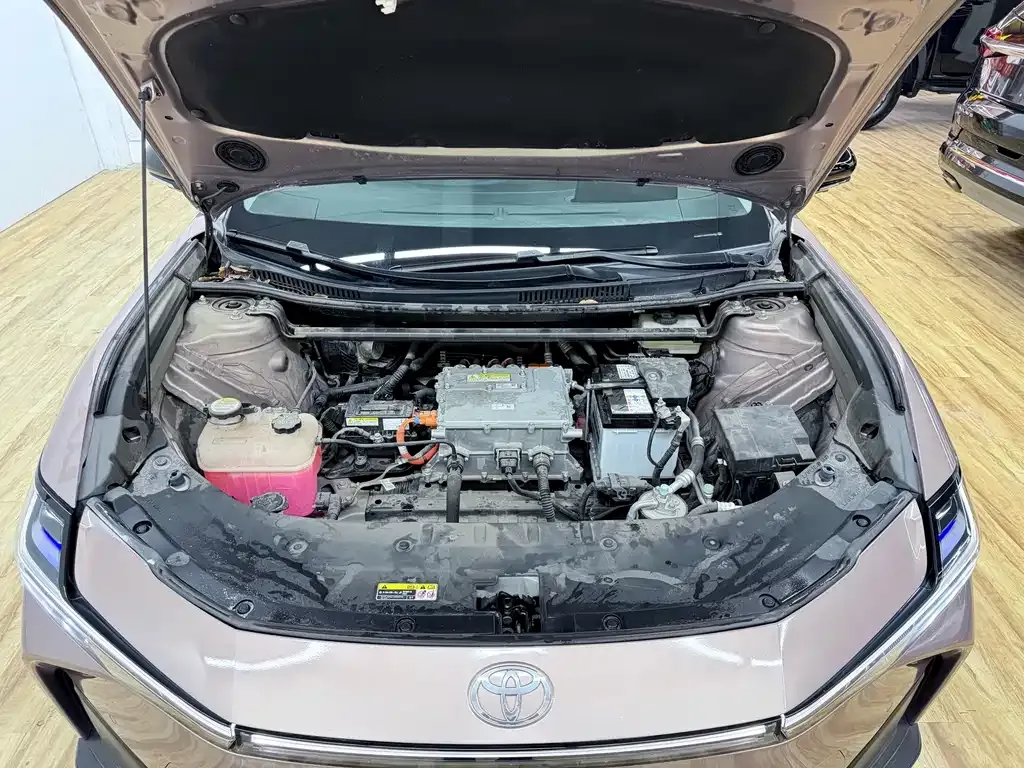 Toyota bZ3 2023 из CN, фото 10