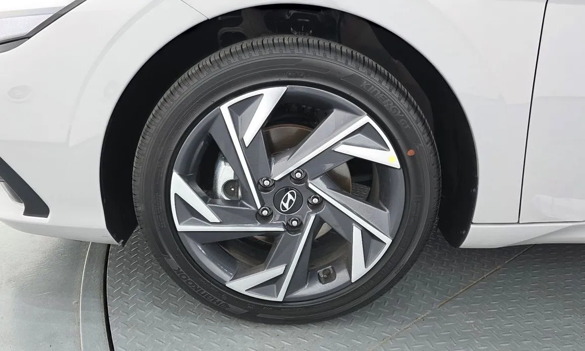 Hyundai AVANTE — фото 8