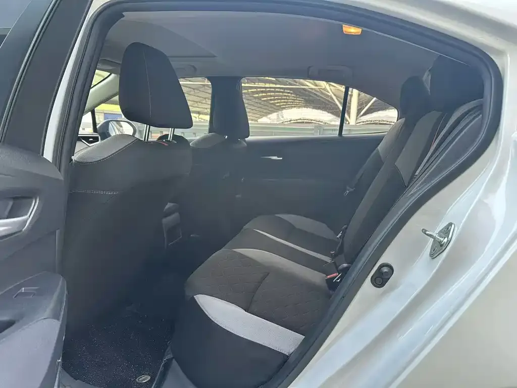Toyota Corolla 2023 из CN, фото 6