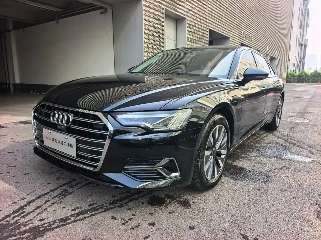 Audi A6L — фото 1