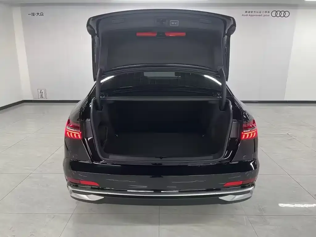 Audi A6L 2023 из CN, фото 3