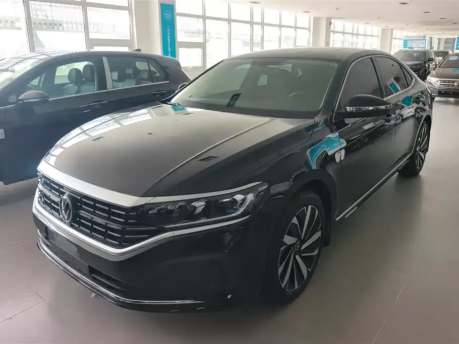Volkswagen Passat — фото 1