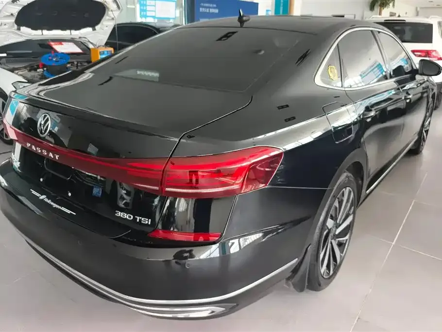 Volkswagen Passat — фото 8