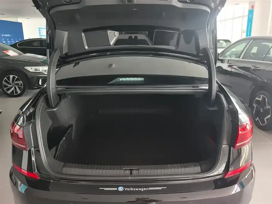 Volkswagen Passat — фото 6