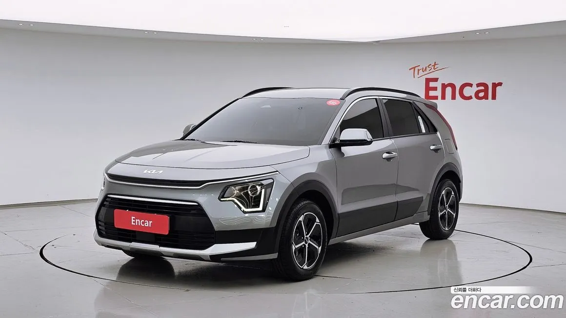 Kia Niro — фото 1