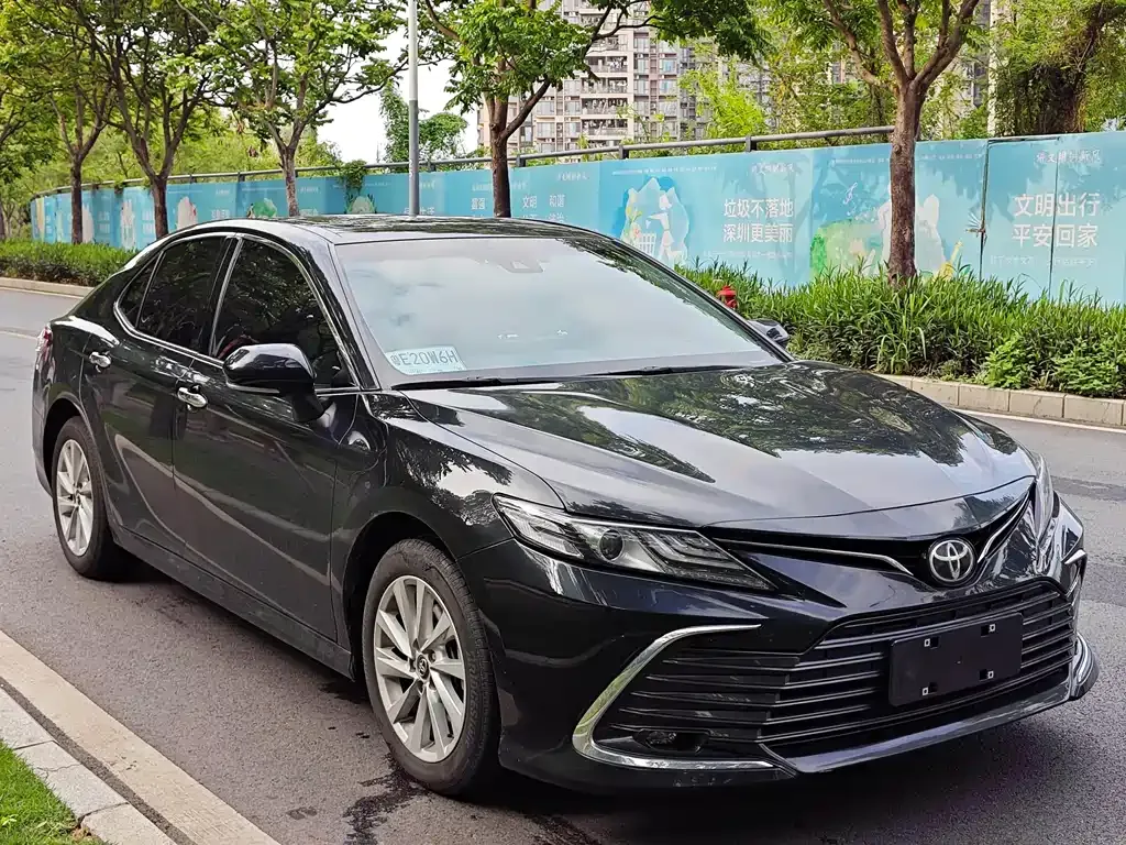 Toyota Camry — фото 8