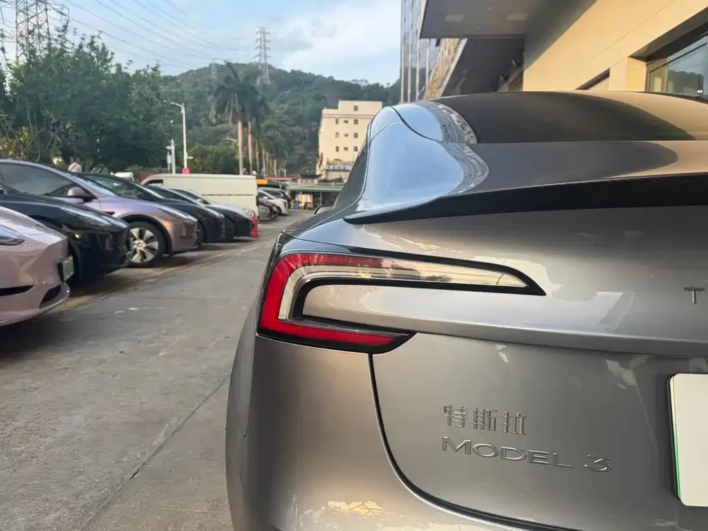 Tesla Model 3 — фото 6