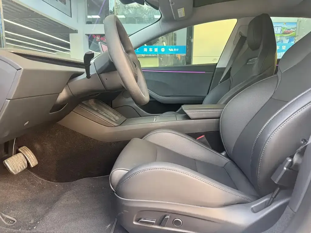 Tesla Model 3 — фото 10