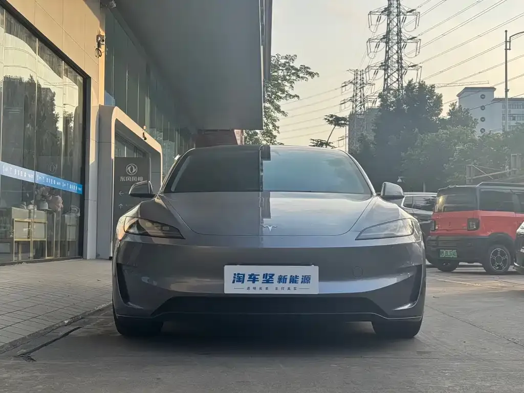 Tesla Model 3 — фото 3
