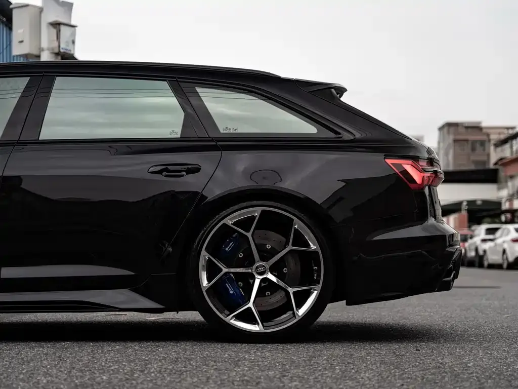 Audi RS 6 2022 из CN, фото 7