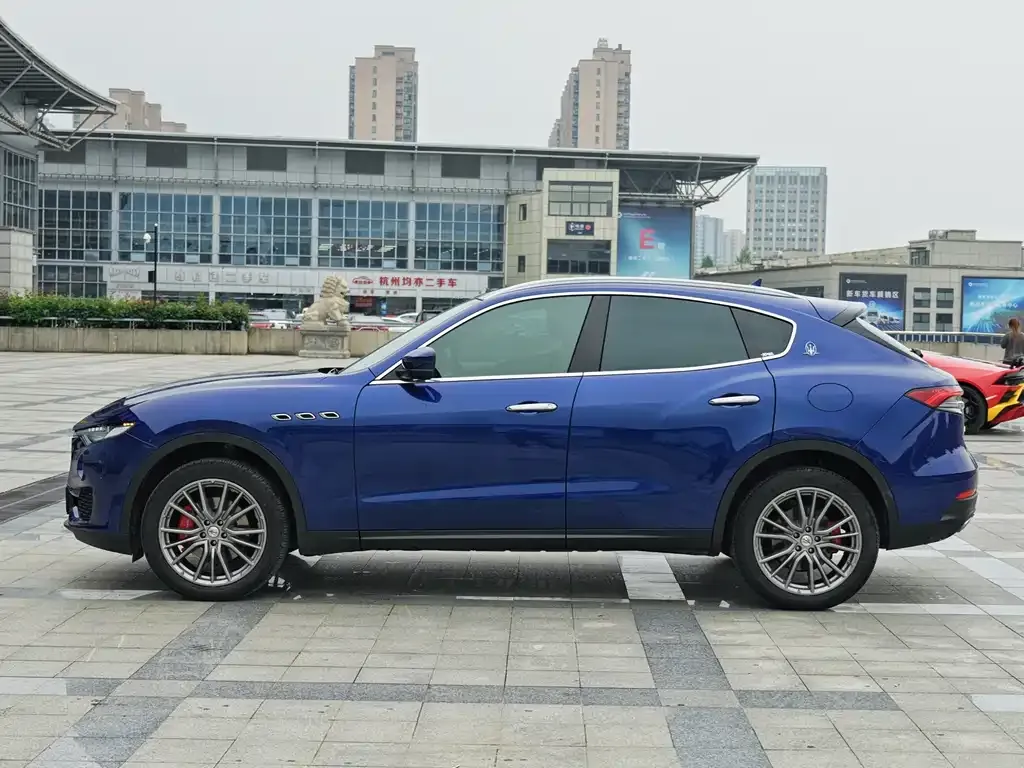 Maserati Levante — фото 10