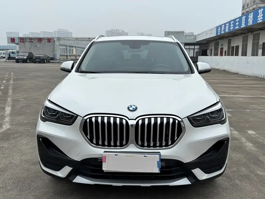 BMW X1 — фото 8