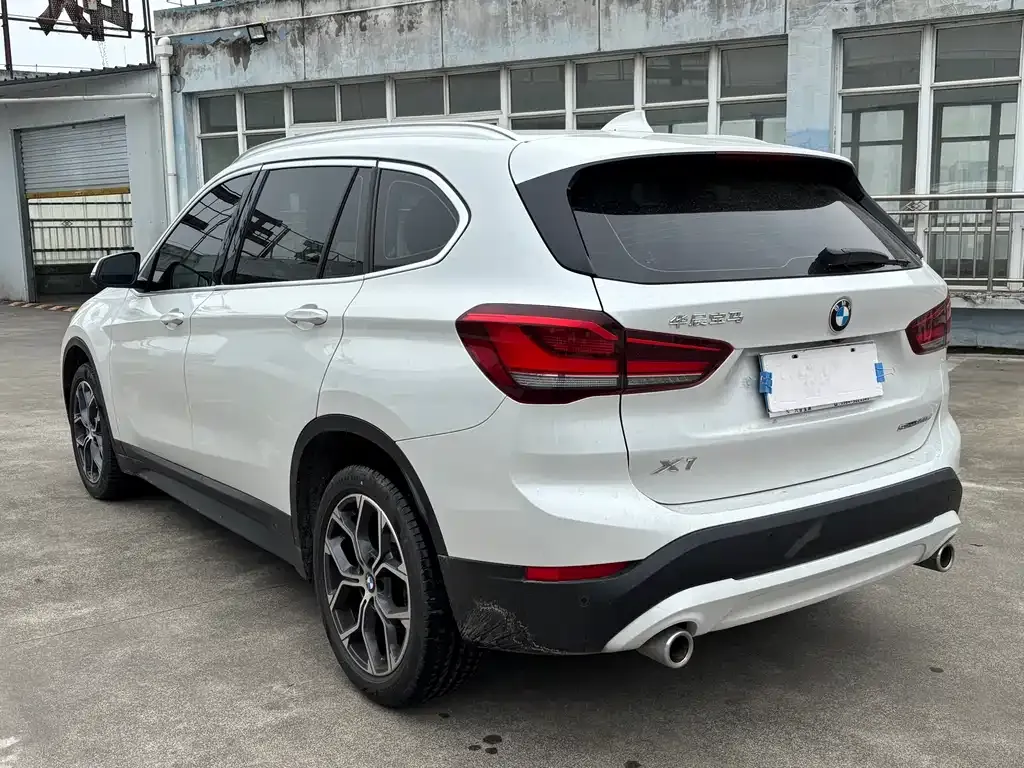 BMW X1 — фото 2
