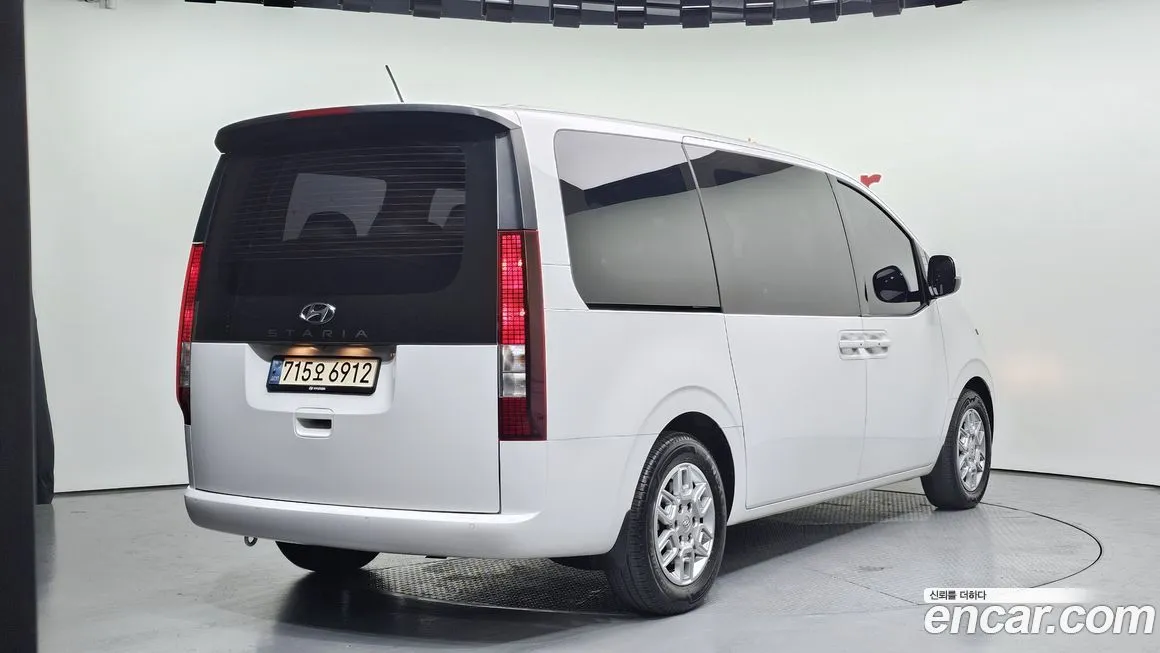 Hyundai Staria — фото 2