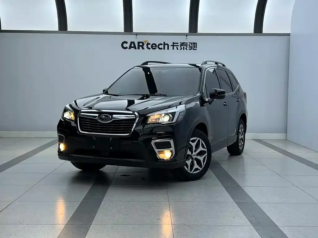Subaru Forester — фото 1