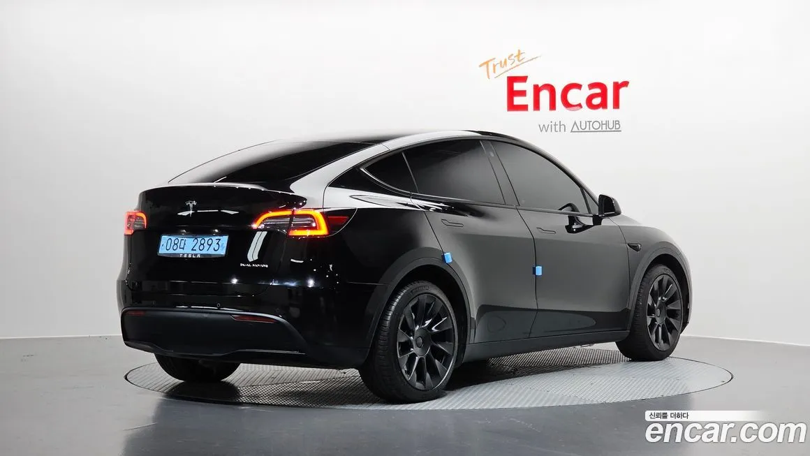 Tesla Model Y — фото 6