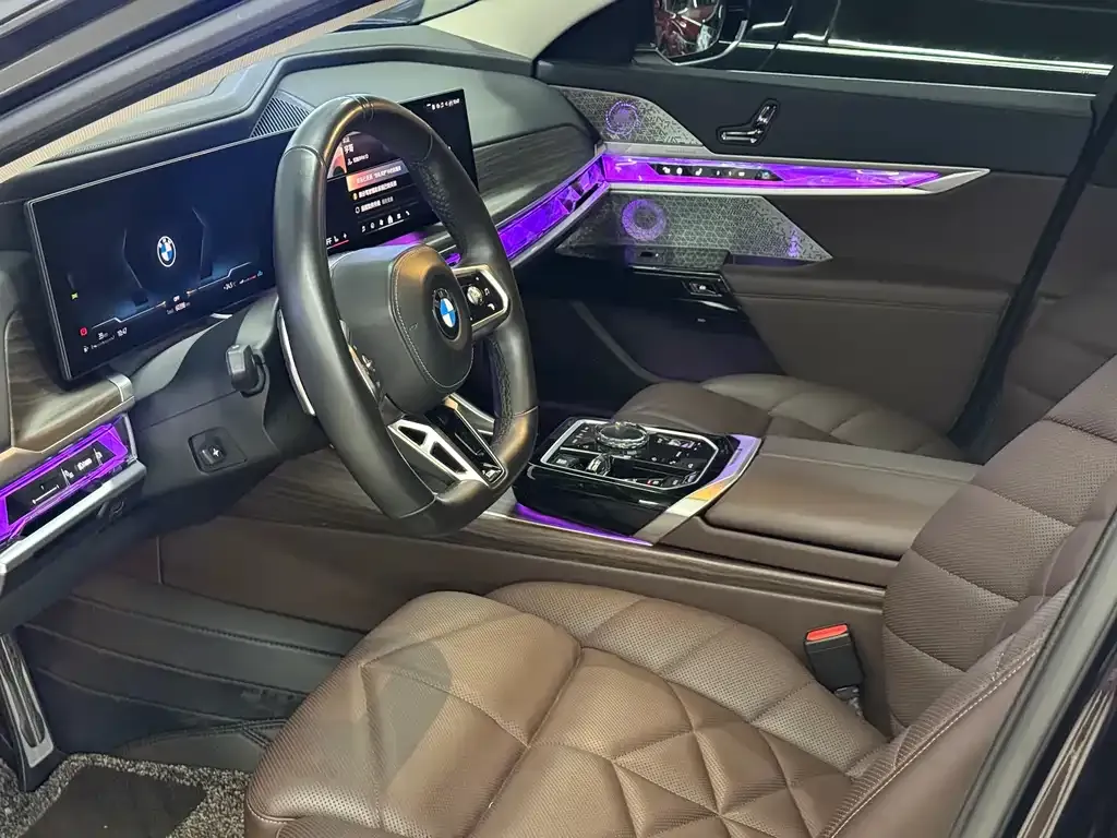 BMW 7 Series — фото 10