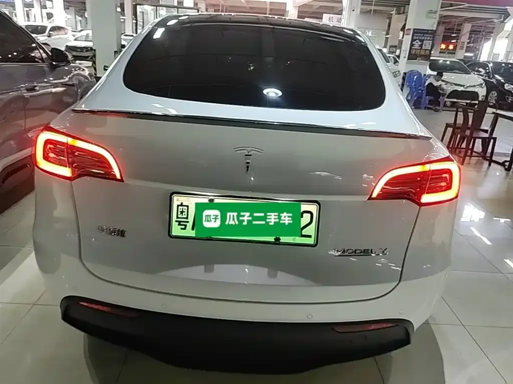 Tesla Model Y — фото 3