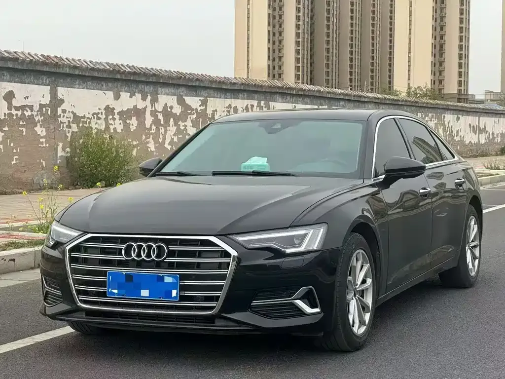 Audi A6L — фото 1
