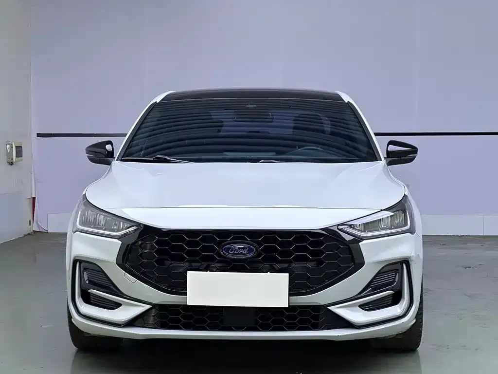 Ford Focus 2022 из CN, фото 6