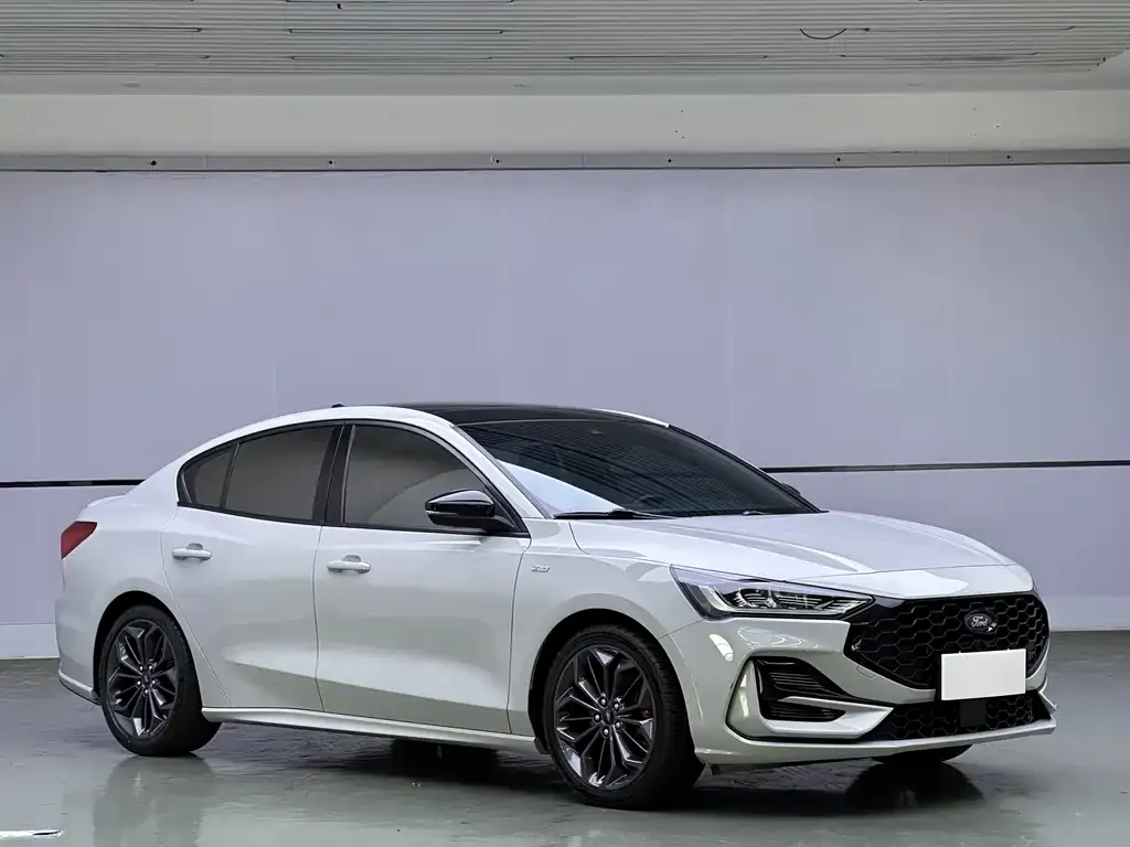 Ford Focus 2022 из CN, фото 7