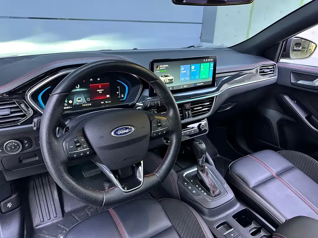 Ford Focus 2022 из CN, фото 4