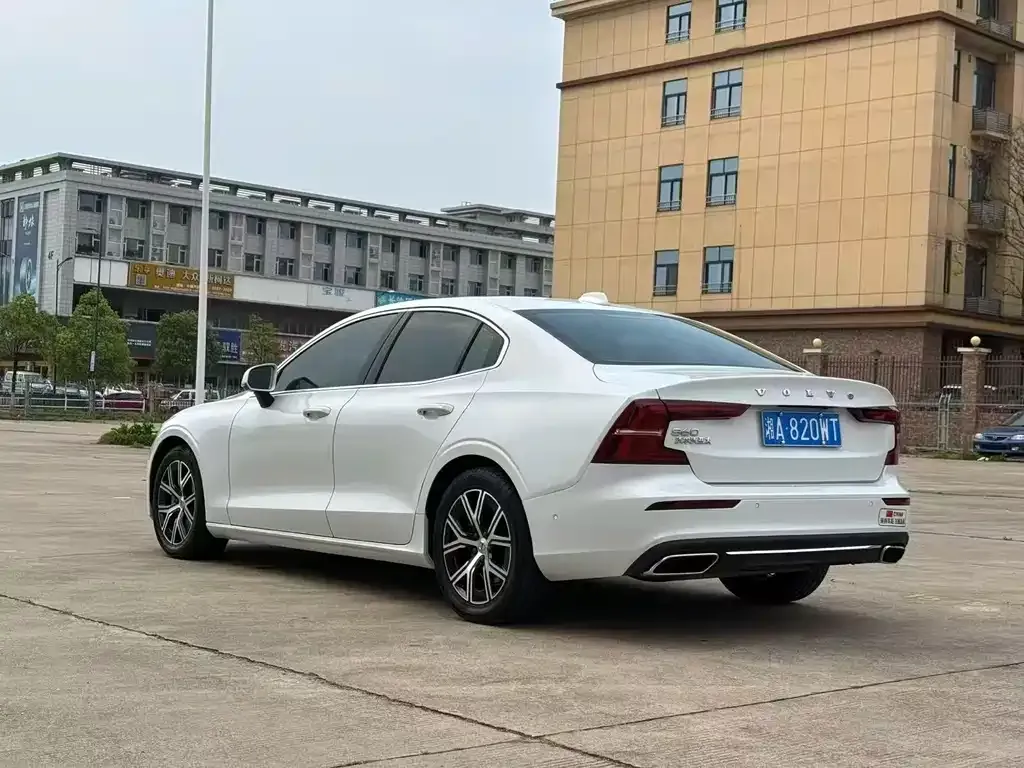 Volvo S60 2023 из CN, фото 9