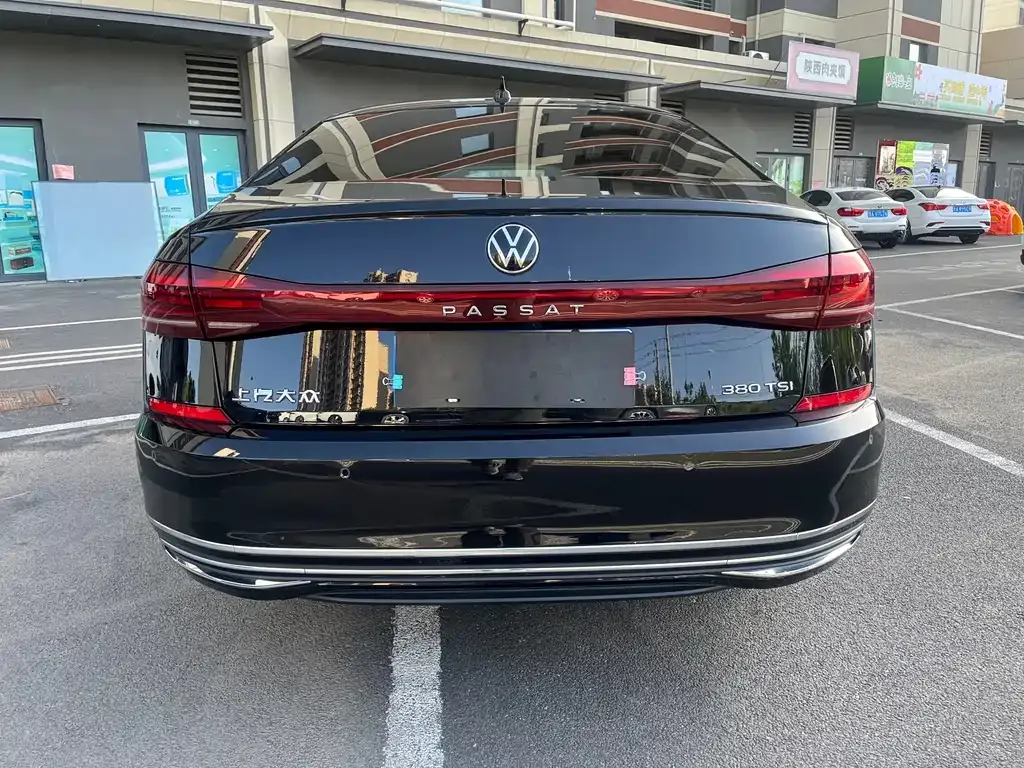 Volkswagen Passat — фото 8