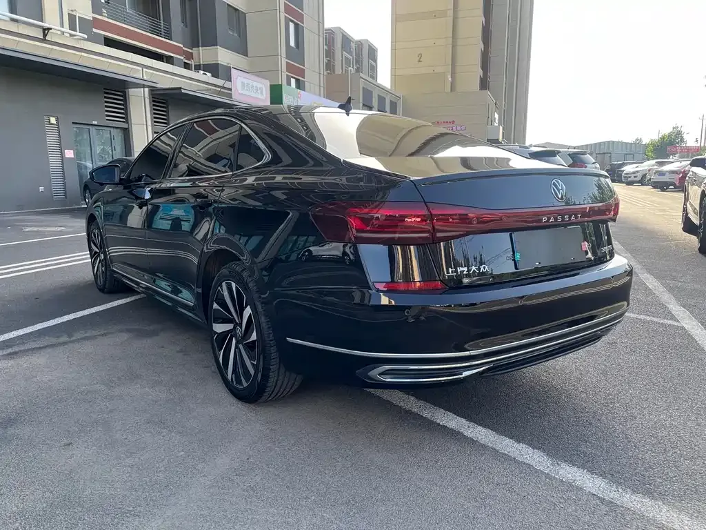 Volkswagen Passat — фото 7