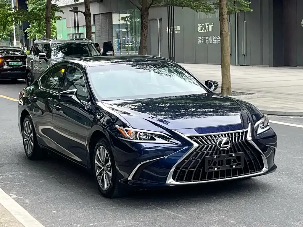 Lexus ES — фото 3