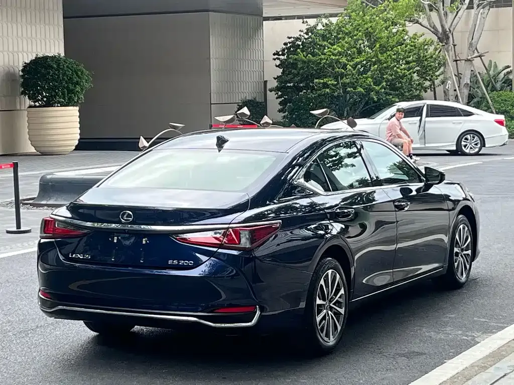 Lexus ES — фото 6