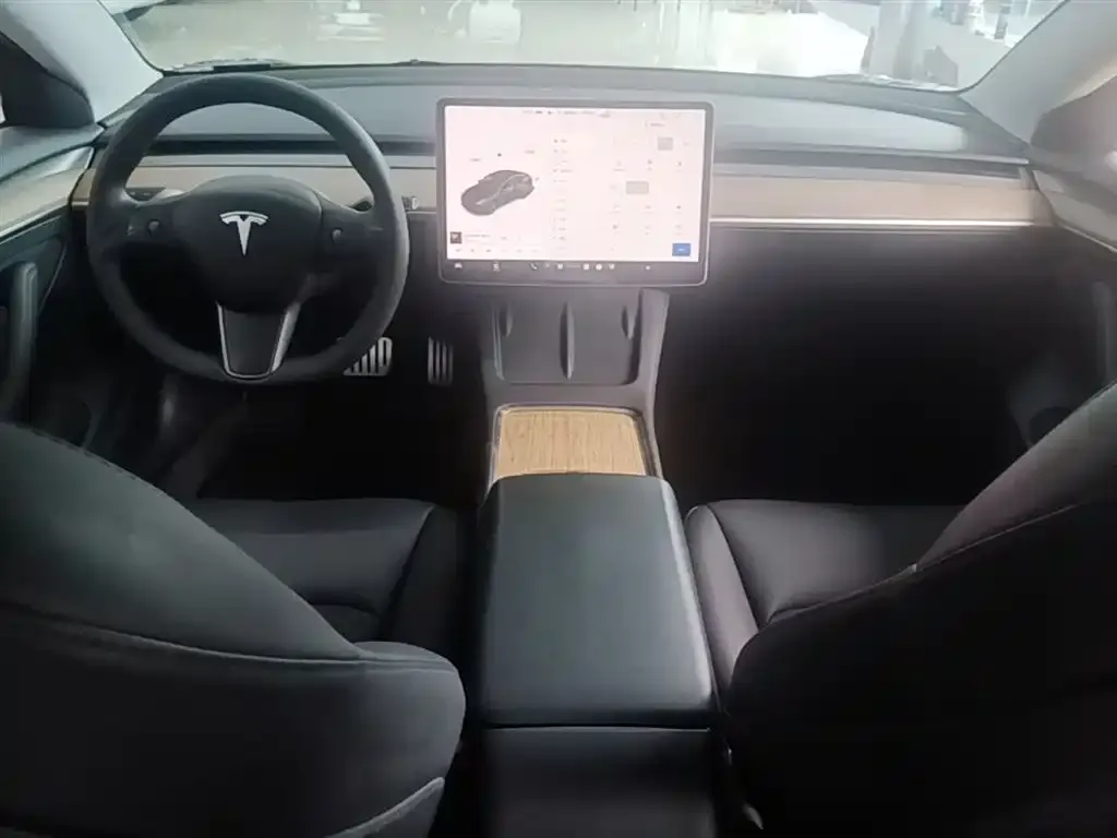 Tesla Model 3 — фото 5